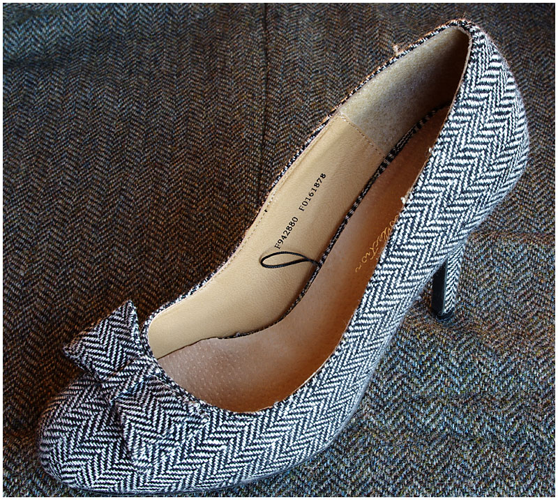 056 Shoe on Tweed.jpg