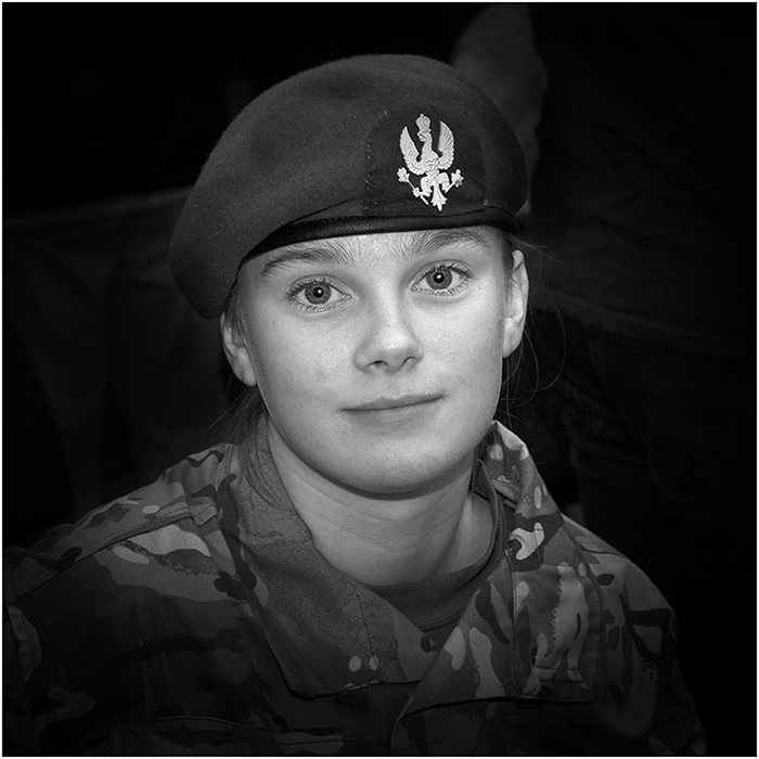 PRETTY SOLDIER MONO 4 FORUM.jpg