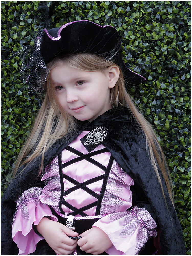 012 Little Goth.jpg