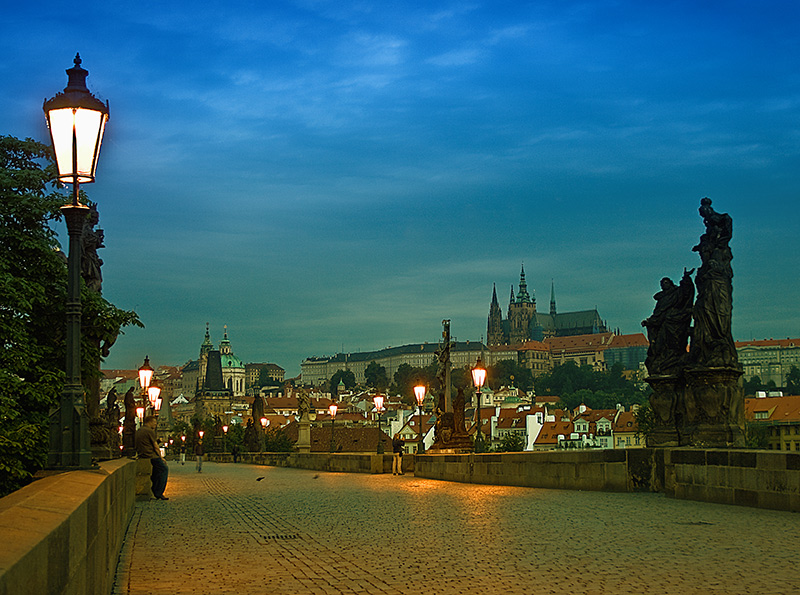 IMG_3102---Prague-Bridge-Colour-web.jpg